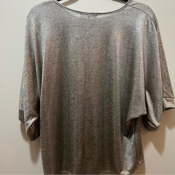 Kim & Cami silver shimmery top tie front medium new with partial tag - Picture 5 of 7